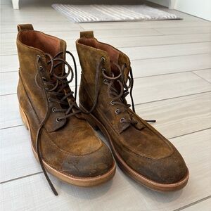 Men’s Frye’s Suede Lace up Boot in Tan in size 10 1/2